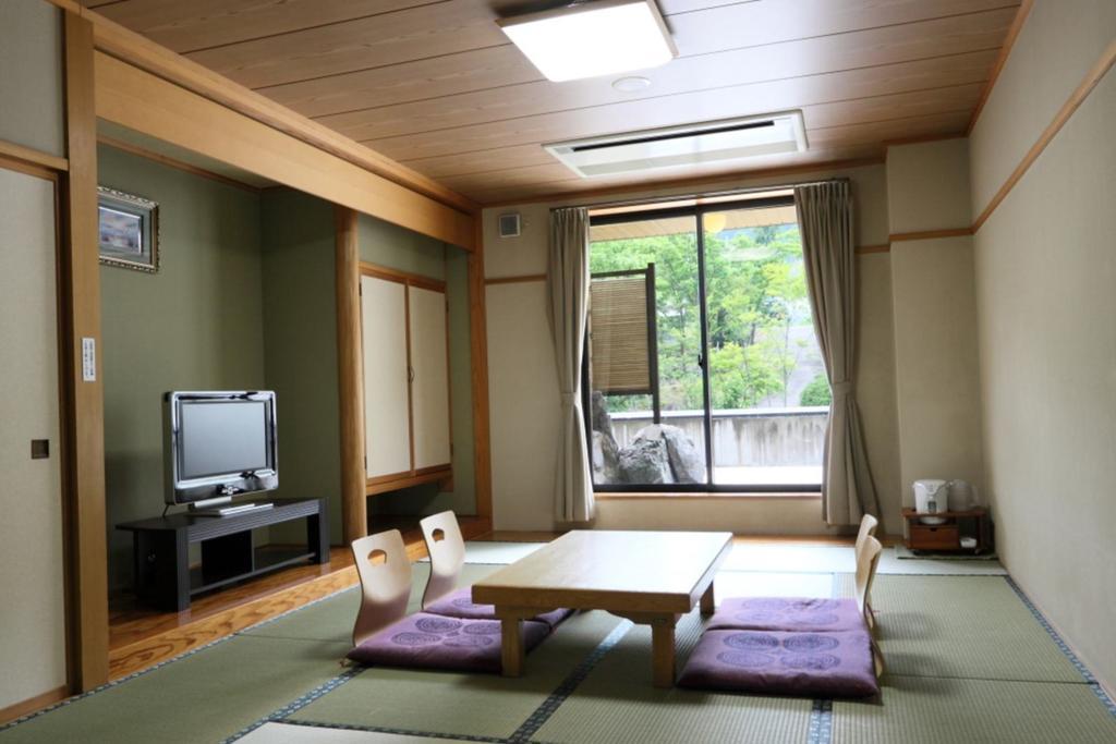 Ishiuchi Yungparunas Hotel Minamiuonuma Buitenkant foto