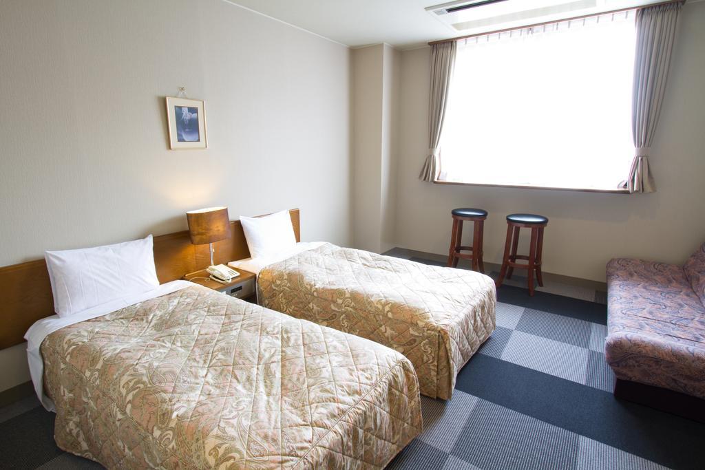 Ishiuchi Yungparunas Hotel Minamiuonuma Buitenkant foto