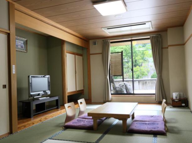 Ishiuchi Yungparunas Hotel Minamiuonuma Buitenkant foto
